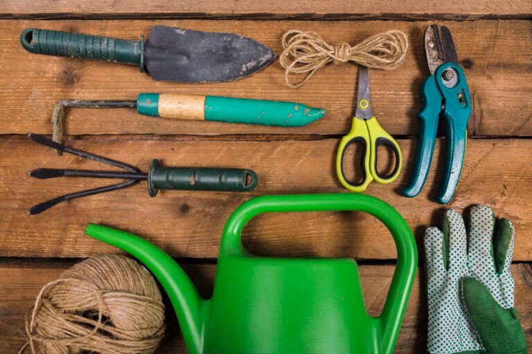 how to clean garden tools